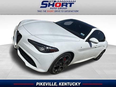 Used 2022 Alfa Romeo Giulia Ti AWD/4WD image 1