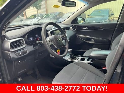 Used 2019 Kia Sorento FWD image 6