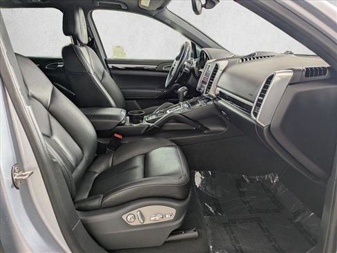 Used 2017 Porsche Cayenne S AWD/4WD image 25