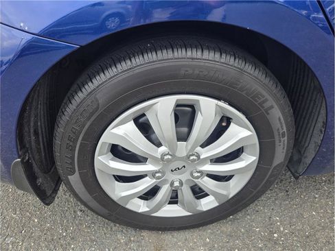 Used 2017 Kia Forte LX FWD image 10