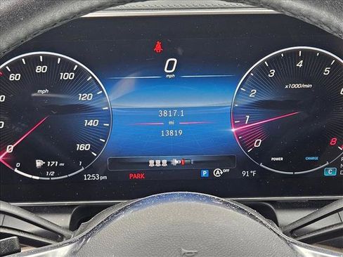 Used 2023 Mercedes-Benz GLC 300 4MATIC image 10