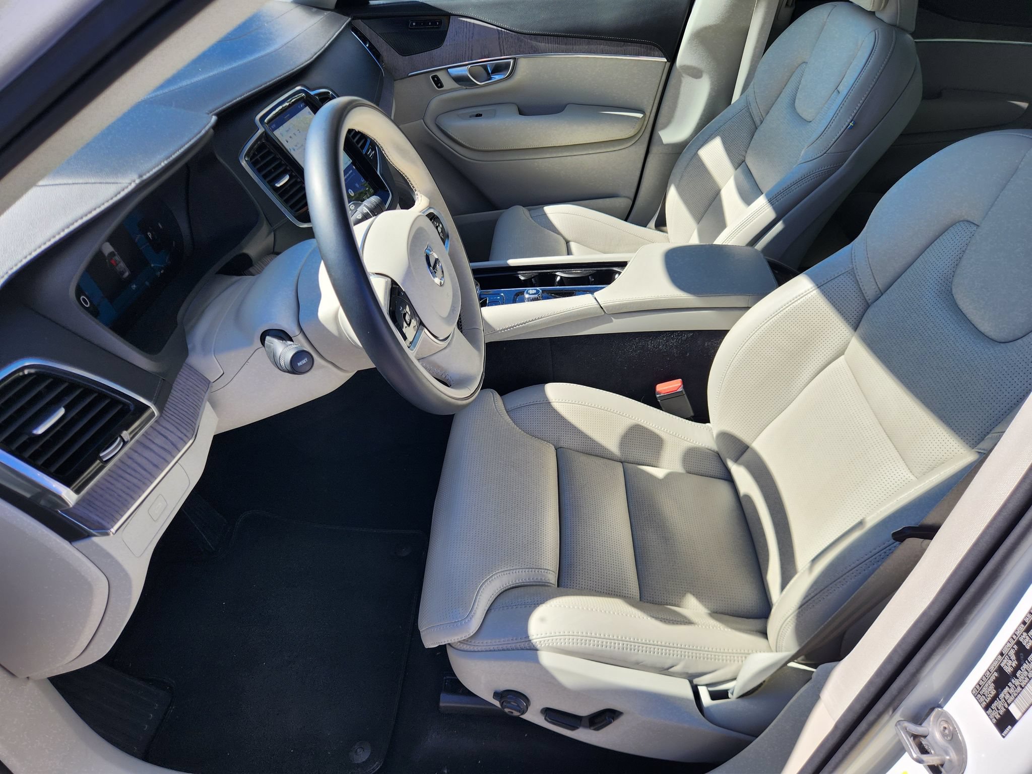 Used 2024 Volvo XC90 B6 Ultimate AWD/4WD image 9