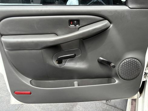 Used 2005 Chevrolet Silverado 3500 2WD Regular Cab image 10