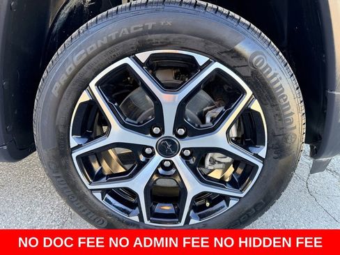 Used 2025 Jeep Compass Limited AWD/4WD image 10