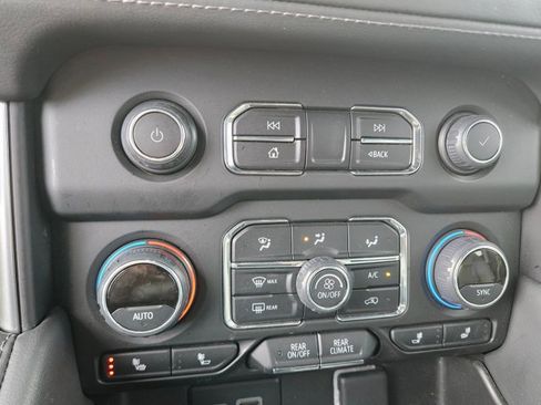 Used 2024 Chevrolet Tahoe LT w/ Luxury Package image 15