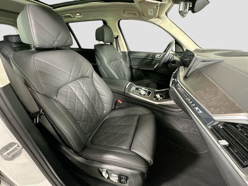 Certified 2024 BMW X7 xDrive40i image 32