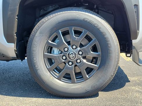 Used 2026 Toyota 4Runner SR5 RWD image 5