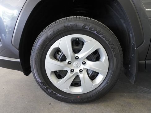 Certified 2022 Toyota RAV4 LE FWD image 21