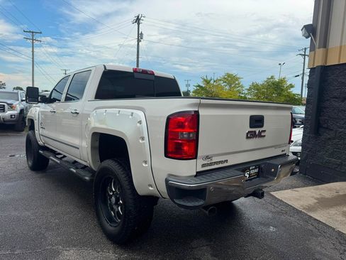 Used 2015 GMC Sierra 1500 SLT w/ SLT Preferred Package AWD/4WD image 3