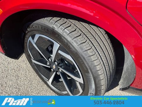 Used 2024 Chevrolet Equinox EV LT w/ LPO, Blackout Package FWD image 20