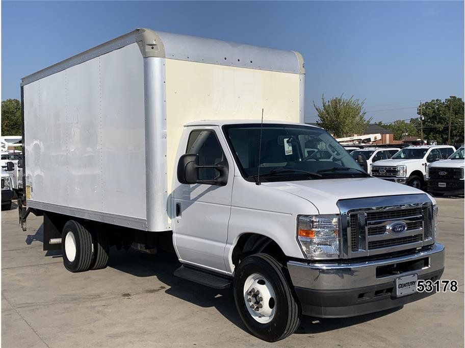Used 2024 Ford E-450 and Econoline 450 Super Duty w/ Power Windows & Locks Group RWD image 3