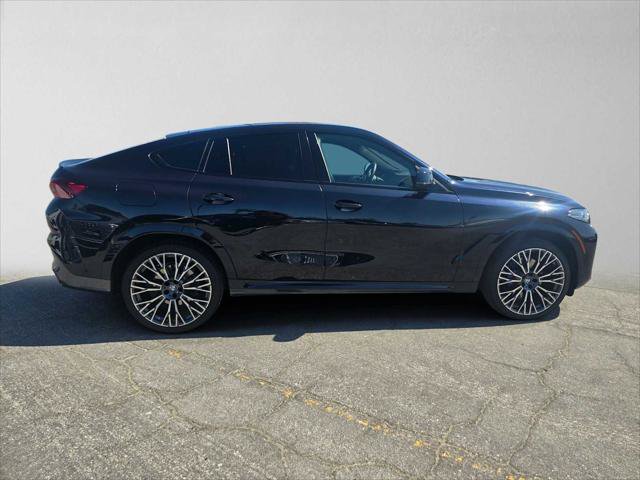 Used 2025 BMW X6 xDrive40i AWD/4WD image 2