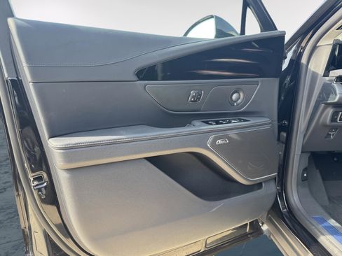 New 2026 Lincoln Nautilus Reserve w/ Jet Appearance Package AWD/4WD image 10