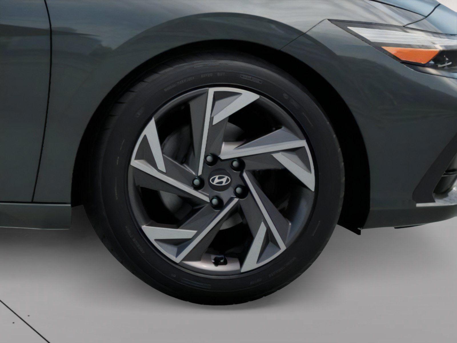 New 2026 Hyundai Elantra Limited FWD image 8