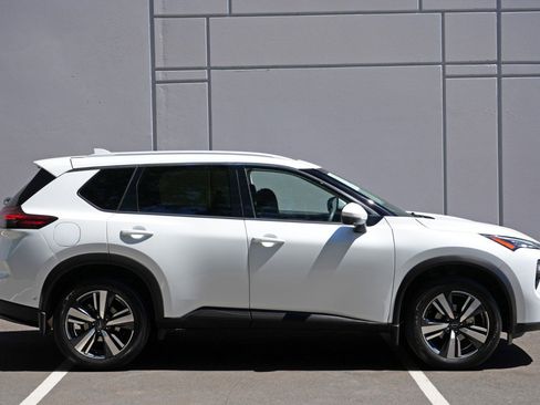 Used 2024 Nissan Rogue SL w/ SL Premium Package FWD image 49