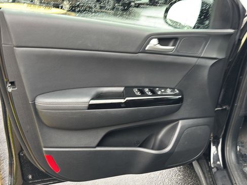 Used 2021 Kia Sportage EX image 14