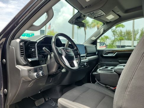 Used 2023 GMC Sierra 1500 Elevation RWD image 9