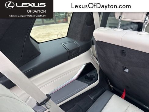 Used 2023 BMW X7 M60i w/ Executive Package image 46