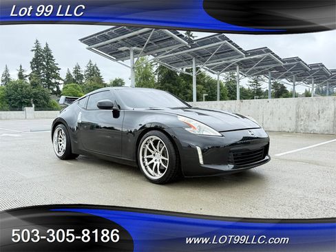 Used 2014 Nissan 370Z Touring w/ Navigation Package RWD image 9
