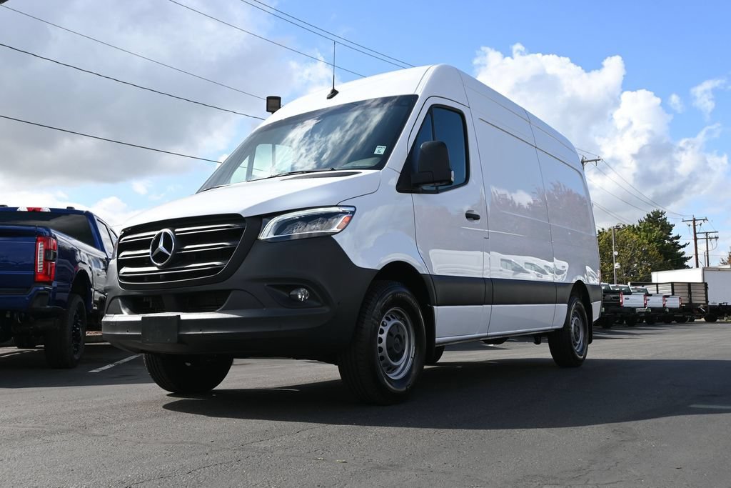 Used 2023 Mercedes-Benz Sprinter 2500 image 11