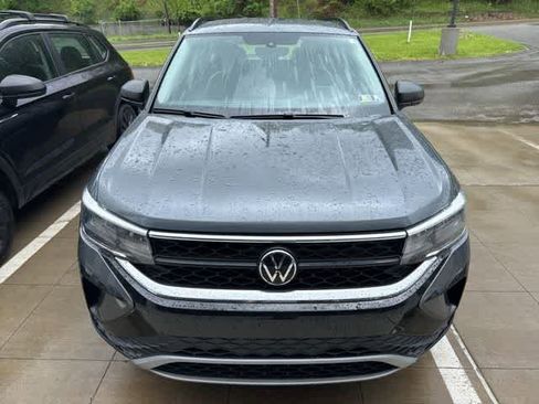 Used 2023 Volkswagen Taos S FWD image 2