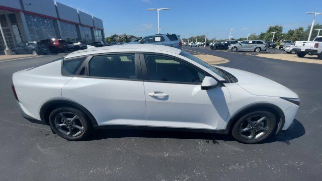 Used 2025 Kia K4 FWD image 3
