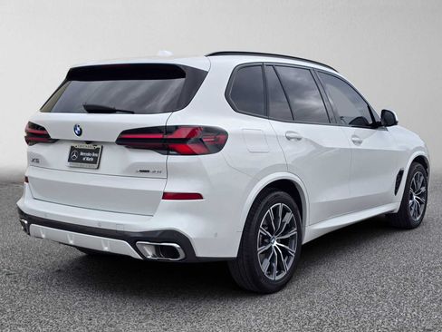 Used 2025 BMW X5 xDrive40i AWD/4WD image 3