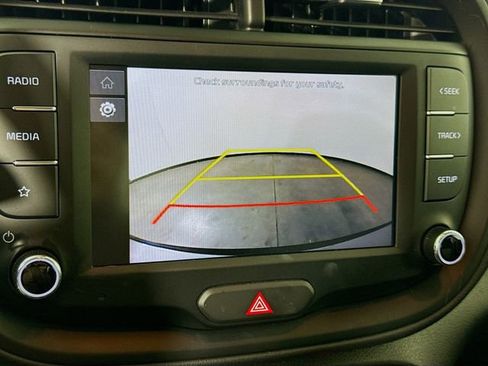 Used 2025 Kia Soul LX w/ LX Technology Package FWD image 13