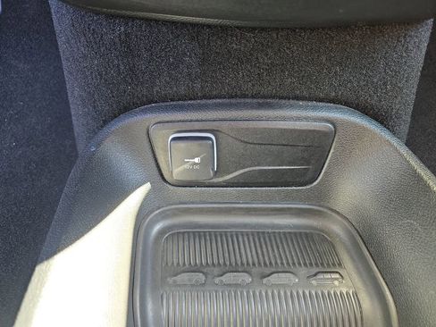 Used 2024 Chrysler Pacifica Limited FWD image 22