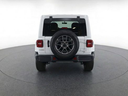 Used 2025 Jeep Wrangler Sahara image 7