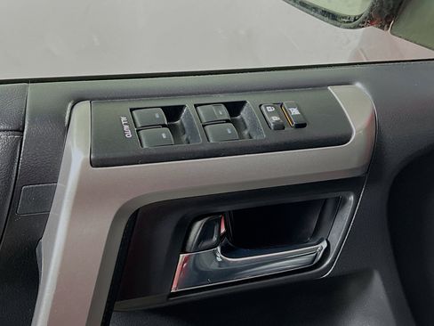 Used 2024 Toyota 4Runner SR5 Premium image 17