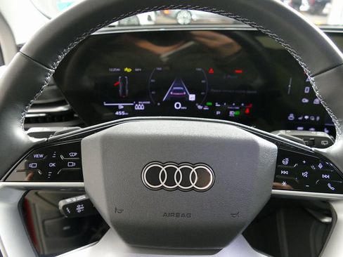 Certified 2025 Audi Q5 2.0T Premium Plus w/ Premium Plus image 17