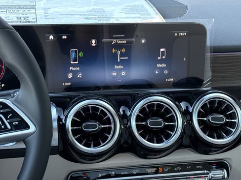 Certified 2026 Mercedes-Benz GLB 250 image 40
