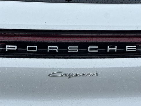 Used 2024 Porsche Cayenne image 49