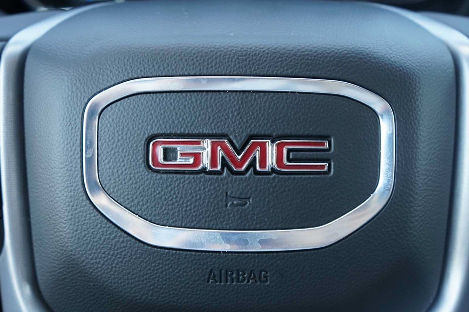 Used 2025 GMC Sierra 1500 SLT AWD/4WD image 12