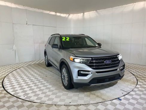Used 2022 Ford Explorer XLT w/ Equipment Group 202A AWD/4WD image 46