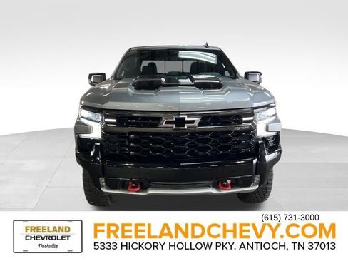 Used 2023 Chevrolet Silverado 1500 ZR2 image 2