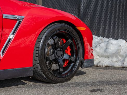Used 2010 Nissan GT-R Premium image 15