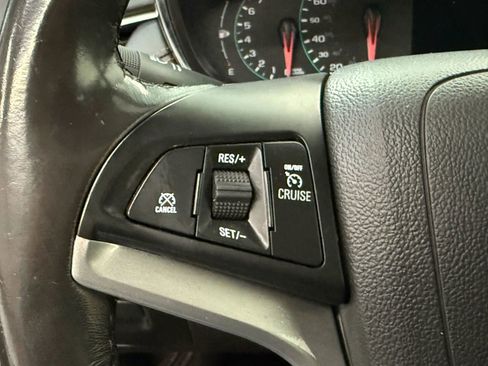 Used 2020 Chevrolet Trax LT w/ LT Convenience Package image 28