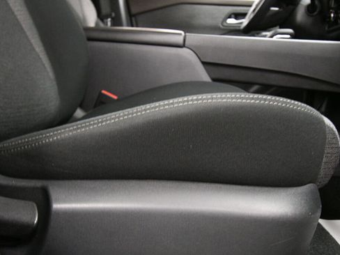 Used 2021 Nissan Rogue SV image 26