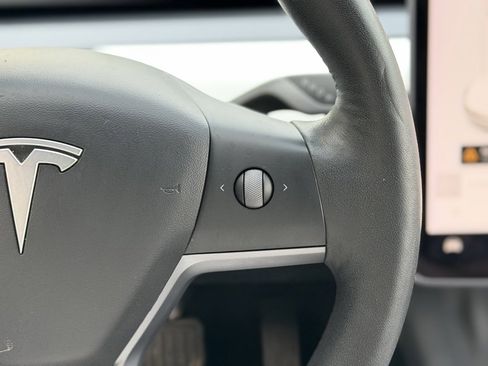 Used 2022 Tesla Model 3 Standard Range image 44