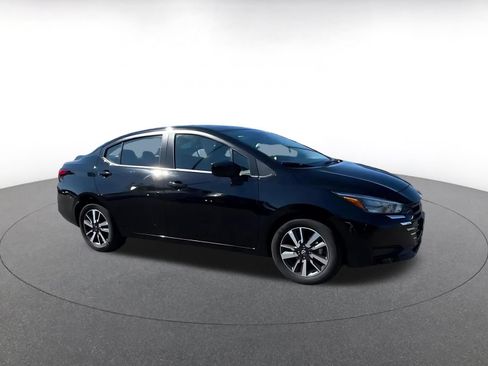 Used 2025 Nissan Versa SV FWD image 2