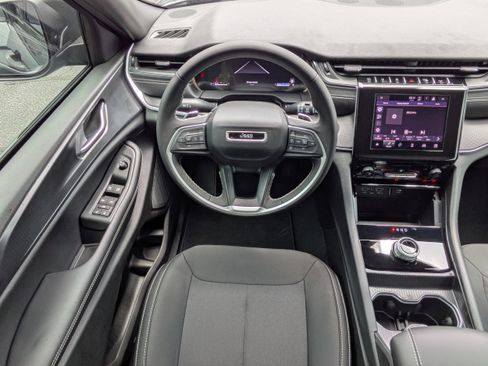 New 2026 Jeep Grand Cherokee Laredo RWD image 17