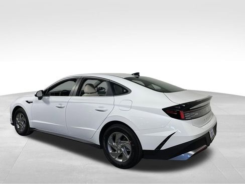 New 2026 Hyundai Sonata SE FWD image 3