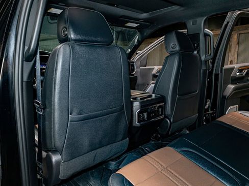 Used 2024 Chevrolet Silverado 3500 High Country w/ High Country Premium Package image 25