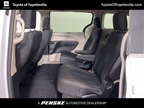 Used 2018 Chrysler Pacifica Touring Plus image 26