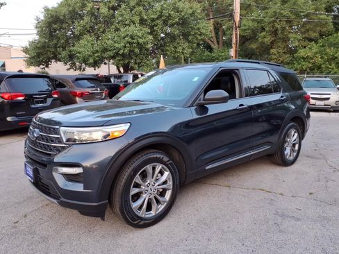 Certified 2023 Ford Explorer XLT w/ Equipment Group 202A AWD/4WD image 7