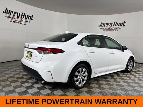 Used 2025 Toyota Corolla LE FWD image 6