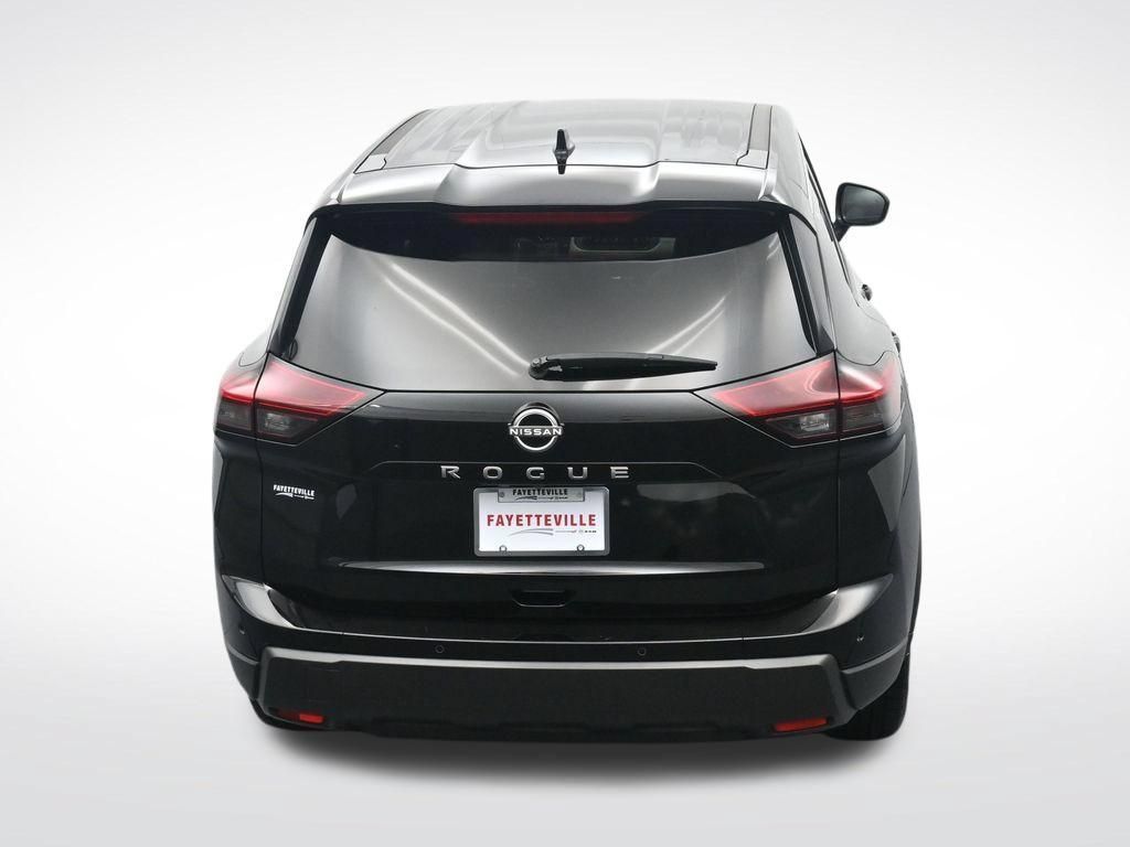 Used 2025 Nissan Rogue SV FWD image 27