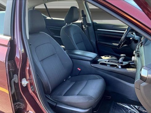 Used 2023 Nissan Altima 2.5 SV w/ SV Premium Package FWD image 28